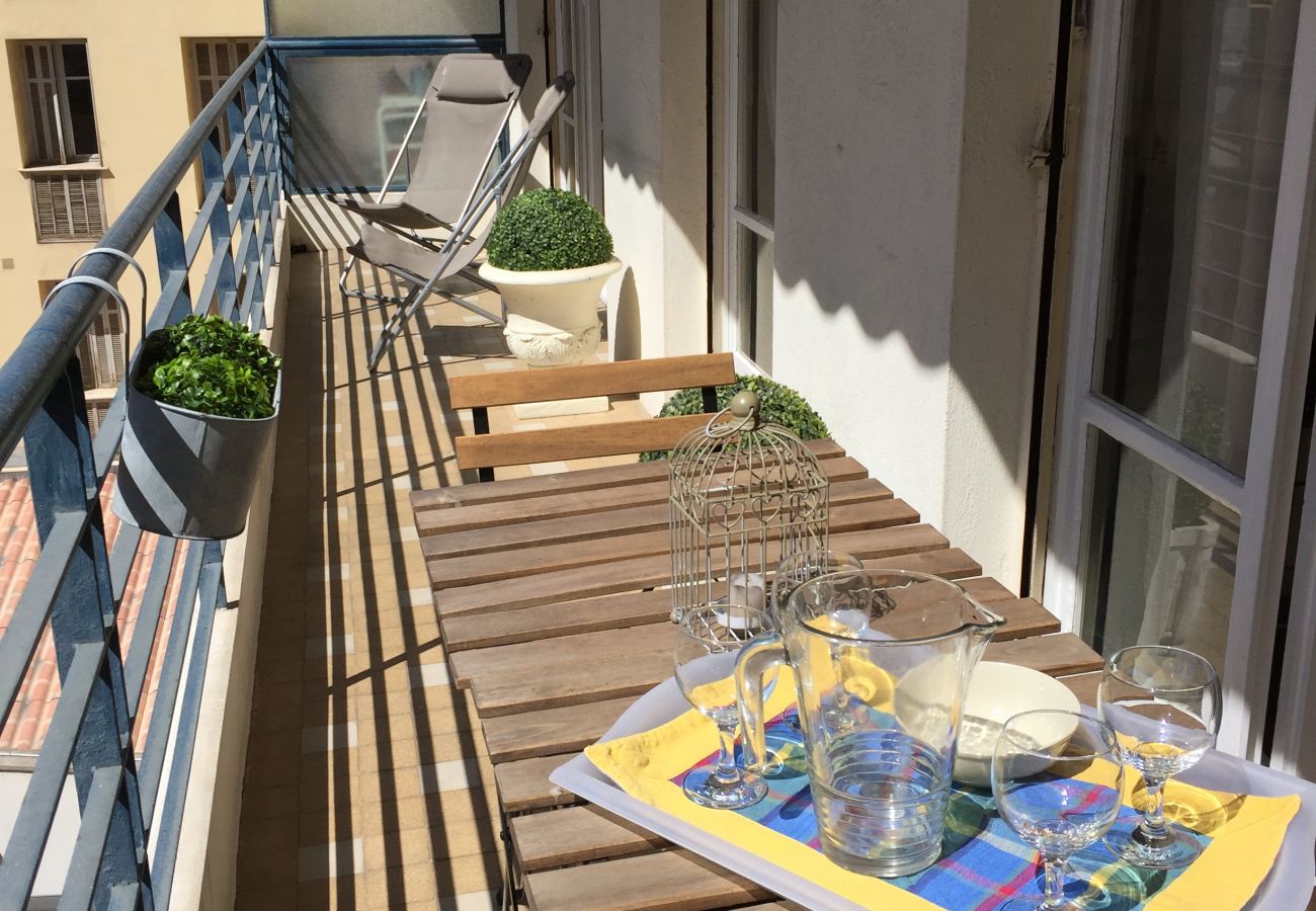 Апартаменты на Ницца / Nice - LE PALERMO, Appartement avec terrasse by RIVIERA HOLIDAY HOMES 