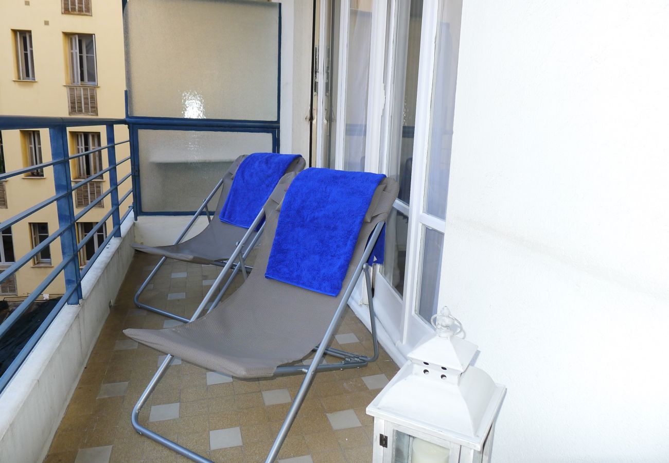 Апартаменты на Ницца / Nice - LE PALERMO, Appartement avec terrasse by RIVIERA HOLIDAY HOMES 