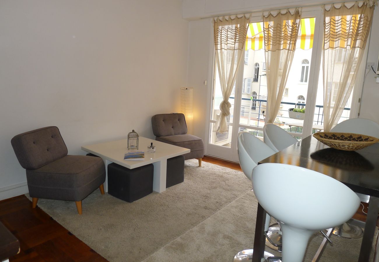 Апартаменты на Ницца / Nice - LE PALERMO, Appartement avec terrasse by RIVIERA HOLIDAY HOMES 