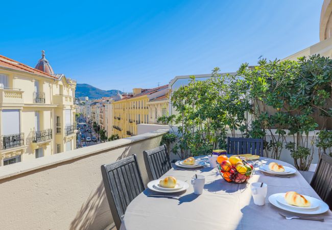 Апартаменты на Nice -  PALAIS L'ESCURIAL, Appartement avec terrasse, proche du centre ville by RIVIERA HOLIDAY HOMES  Апартаменты на Nice -  PALAIS L'ESCURIAL, Appartement avec terrasse, proche du centre ville by RIVIERA HOLIDAY HOMES