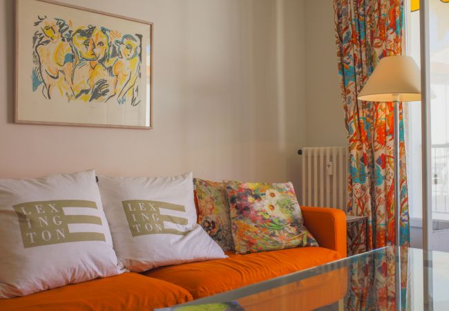 Апартаменты на Nice - LE PALACE, Bel appartement avec terrasse,  proche centre  by RIVIERA HOLIDAY HOMES  Апартаменты на Nice - LE PALACE, Bel appartement avec terrasse,  proche centre  by RIVIERA HOLIDAY HOMES