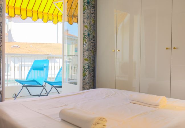 Апартаменты на Nice - LE PALACE, Bel appartement avec terrasse,  proche centre  by RIVIERA HOLIDAY HOMES  Апартаменты на Nice - LE PALACE, Bel appartement avec terrasse,  proche centre  by RIVIERA HOLIDAY HOMES