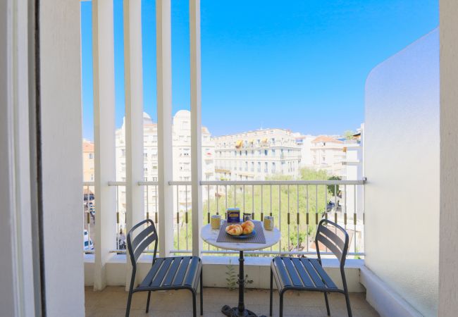 Апартаменты на Ницца / Nice - LE PALACE, Bel appartement avec terrasse,  proche centre  by RIVIERA HOLIDAY HOMES 