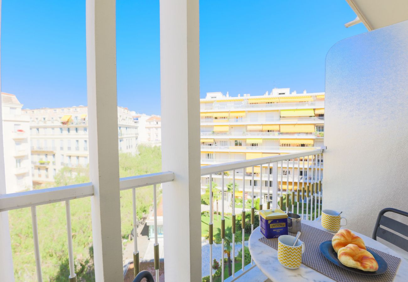 Апартаменты на Ницца / Nice - LE PALACE, Bel appartement avec terrasse,  proche centre  by RIVIERA HOLIDAY HOMES 