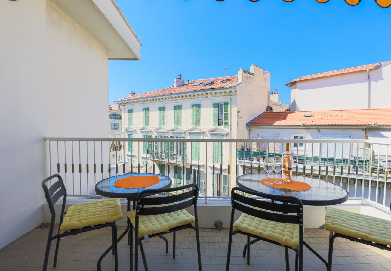 Апартаменты на Ницца / Nice - LE PALACE, Bel appartement avec terrasse,  proche centre  by RIVIERA HOLIDAY HOMES 