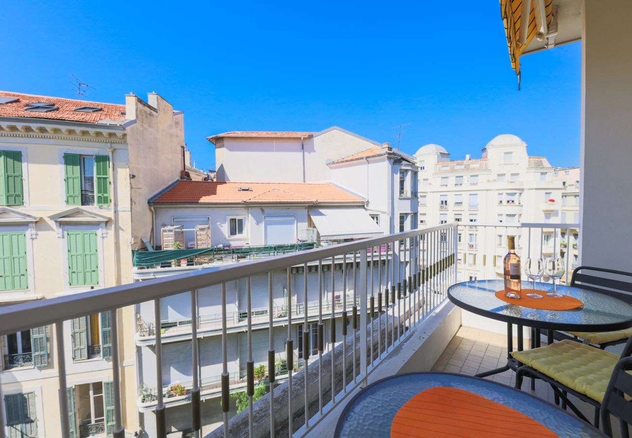 Апартаменты на Ницца / Nice - LE PALACE, Bel appartement avec terrasse,  proche centre  by RIVIERA HOLIDAY HOMES 