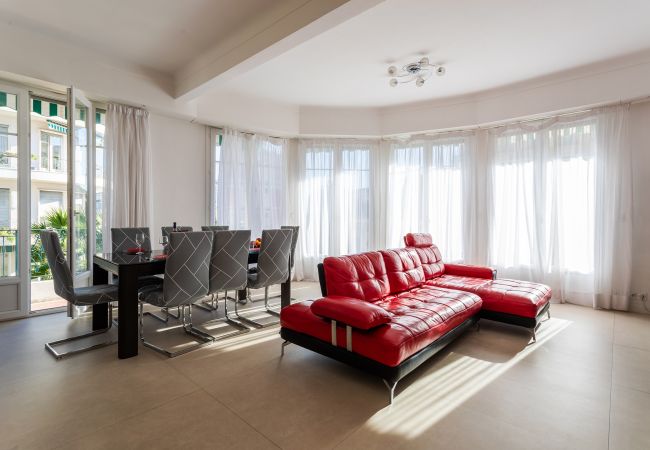 Апартаменты на Nice -  METROPOLE, Appartement avec balcon, centre ville by RIVIERA HOLIDAY HOMES  Апартаменты на Nice -  METROPOLE, Appartement avec balcon, centre ville by RIVIERA HOLIDAY HOMES