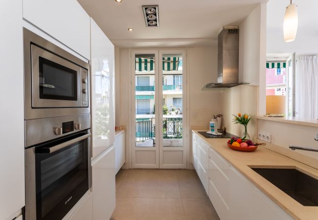 Апартаменты на Nice -  METROPOLE, Appartement avec balcon, centre ville by RIVIERA HOLIDAY HOMES  Апартаменты на Nice -  METROPOLE, Appartement avec balcon, centre ville by RIVIERA HOLIDAY HOMES