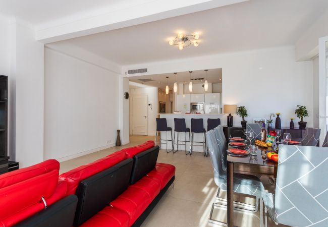 Апартаменты на Nice -  METROPOLE, Appartement avec balcon, centre ville by RIVIERA HOLIDAY HOMES  Апартаменты на Nice -  METROPOLE, Appartement avec balcon, centre ville by RIVIERA HOLIDAY HOMES