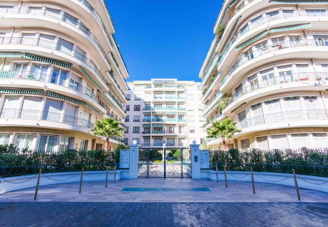 Апартаменты на Nice -  METROPOLE, Appartement avec balcon, centre ville by RIVIERA HOLIDAY HOMES  Апартаменты на Nice -  METROPOLE, Appartement avec balcon, centre ville by RIVIERA HOLIDAY HOMES