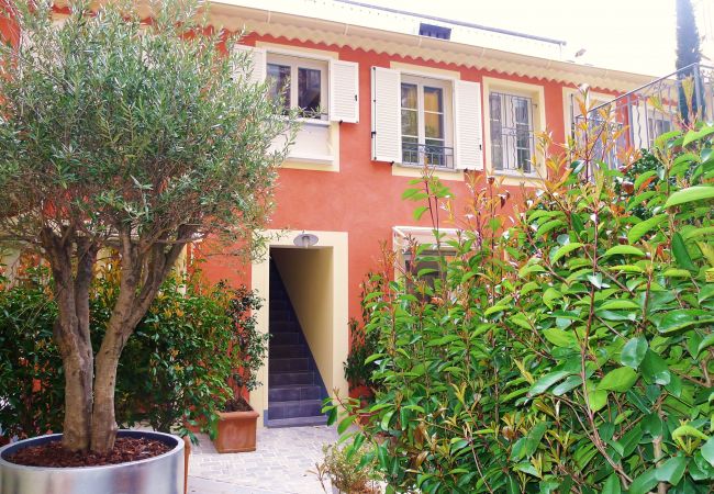 Квартира-студия на Nice -  NICE VILLAGE 1, Appartement avec terrasse, proche du centre by RIVIERA HOLIDAY HOMES   Квартира-студия на Nice -  NICE VILLAGE 1, Appartement avec terrasse, proche du centre by RIVIERA HOLIDAY HOMES