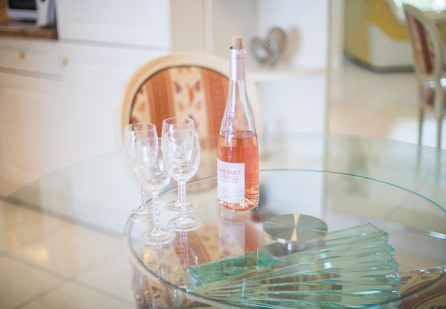 Вилла на Nice - LA CASETTA DEI FIORI, Terrasse avec Piscine by RIVIERA HOLIDAY HOMES Вилла на Nice - LA CASETTA DEI FIORI, Terrasse avec Piscine by RIVIERA HOLIDAY HOMES