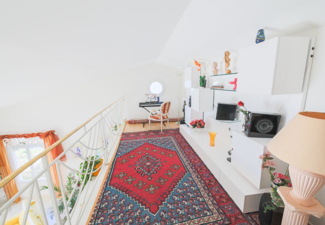 Вилла на Nice - LA CASETTA DEI FIORI, Terrasse avec Piscine by RIVIERA HOLIDAY HOMES Вилла на Nice - LA CASETTA DEI FIORI, Terrasse avec Piscine by RIVIERA HOLIDAY HOMES