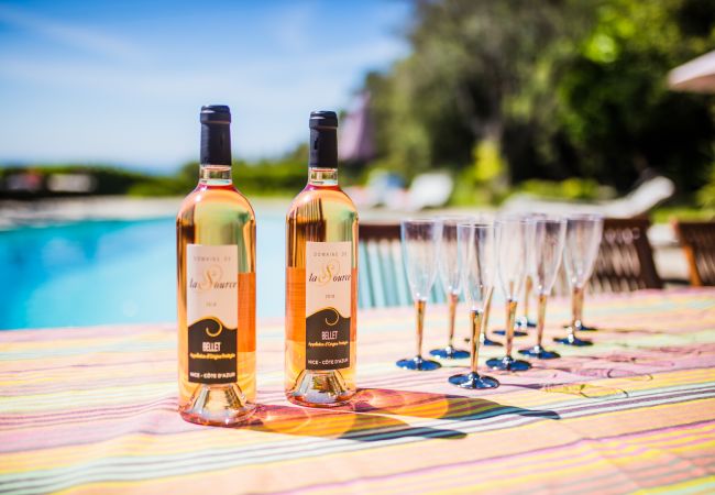 Вилла на Nice -  LOU MAS SOUBRAN, Magnifique Villa, terrasse avec piscine by RIVIERA HOLIDAY HOMES  Вилла на Nice -  LOU MAS SOUBRAN, Magnifique Villa, terrasse avec piscine by RIVIERA HOLIDAY HOMES