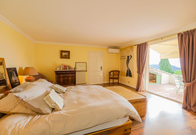 Вилла на Nice -  LOU MAS SOUBRAN, Magnifique Villa, terrasse avec piscine by RIVIERA HOLIDAY HOMES  Вилла на Nice -  LOU MAS SOUBRAN, Magnifique Villa, terrasse avec piscine by RIVIERA HOLIDAY HOMES