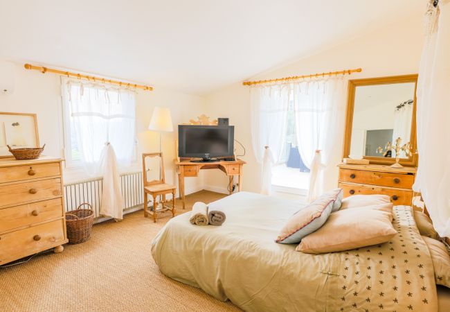 Вилла на Nice -  LOU MAS SOUBRAN, Magnifique Villa, terrasse avec piscine by RIVIERA HOLIDAY HOMES  Вилла на Nice -  LOU MAS SOUBRAN, Magnifique Villa, terrasse avec piscine by RIVIERA HOLIDAY HOMES