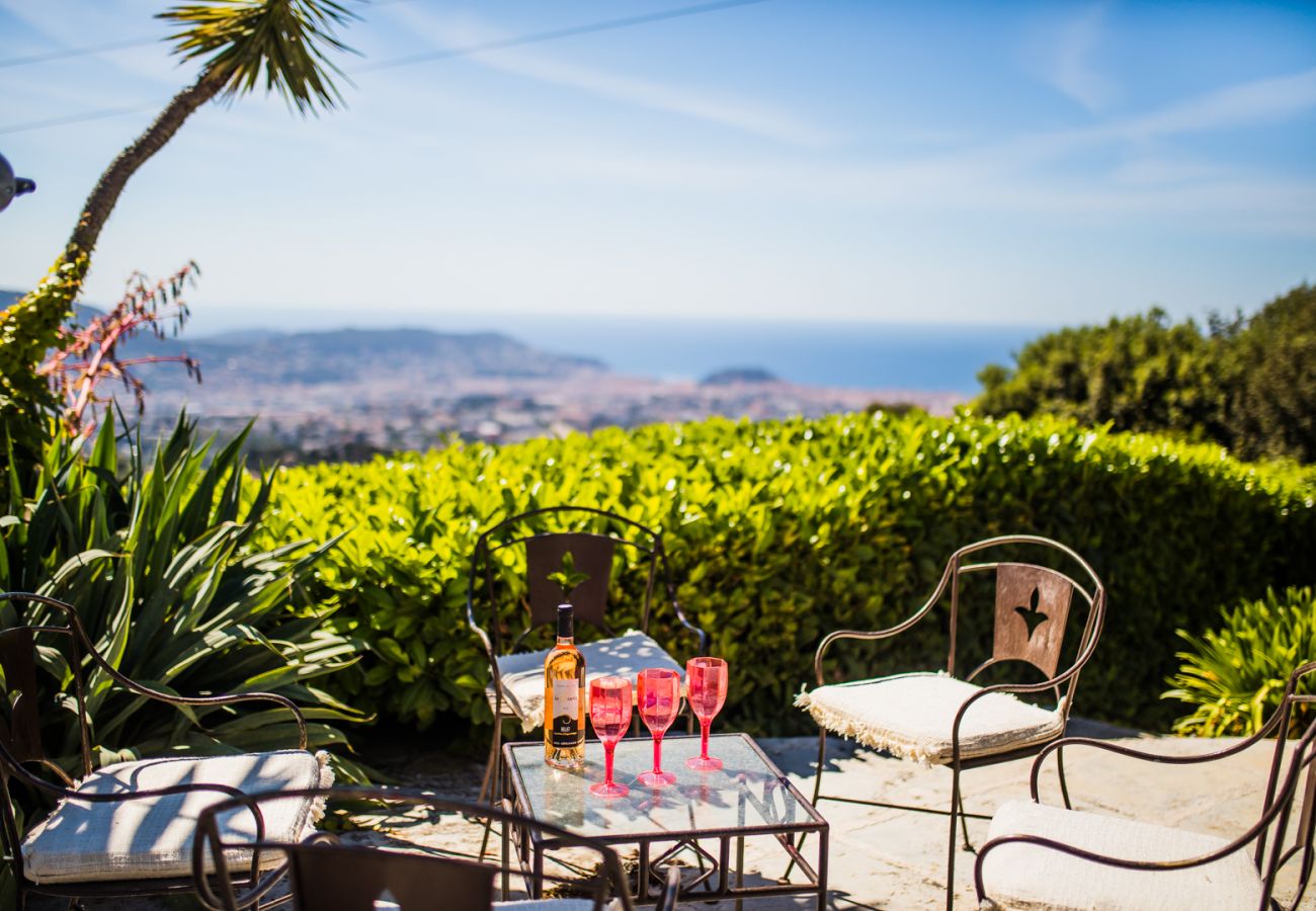 Вилла на Ницца / Nice -  LOU MAS SOUBRAN, Magnifique Villa, terrasse avec piscine by RIVIERA HOLIDAY HOMES 