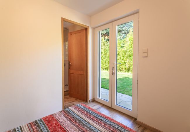 Вилла на Juan-les-Pins -  VILLA LES ONDES, Charmente Villa, terrase, jardin avec piscine by RIVIERA HOLIDAY HOMES  Вилла на Juan-les-Pins -  VILLA LES ONDES, Charmente Villa, terrase, jardin avec piscine by RIVIERA HOLIDAY HOMES