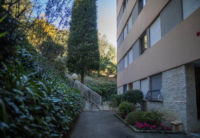 Апартаменты на Villefranche-sur-Mer - JARDIN FIGUIERS, grande terrasse  jardin vue mer, piscine  by RIVIERA HOLIDAY HOMES  Апартаменты на Villefranche-sur-Mer - JARDIN FIGUIERS, grande terrasse  jardin vue mer, piscine  by RIVIERA HOLIDAY HOMES