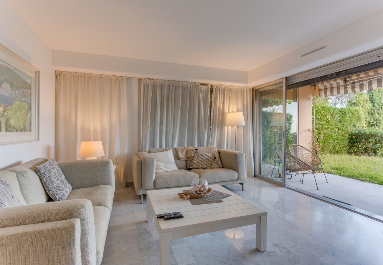 Апартаменты на Вильфранш-сюр-Мер - JARDIN FIGUIERS, grande terrasse  jardin vue mer, piscine  by RIVIERA HOLIDAY HOMES 