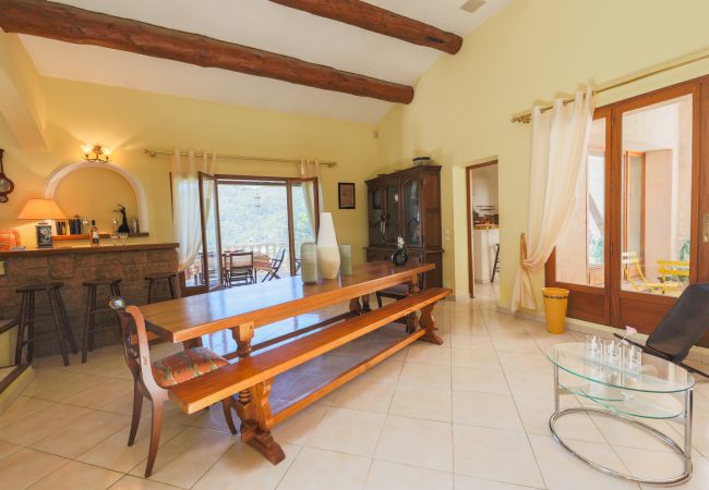 Вилла на Tourrette-Levens - LA ROHIERE, Magnifique Villa avec Piscine by RIVIERA HOLIDAY HOMES  Вилла на Tourrette-Levens - LA ROHIERE, Magnifique Villa avec Piscine by RIVIERA HOLIDAY HOMES