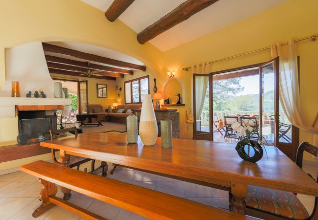 Вилла на Tourrette-Levens - LA ROHIERE, Magnifique Villa avec Piscine by RIVIERA HOLIDAY HOMES  Вилла на Tourrette-Levens - LA ROHIERE, Magnifique Villa avec Piscine by RIVIERA HOLIDAY HOMES