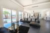 Вилла на Nice - LA CORNICHE D'ARGENT, Jardin avec Piscine by RIVIERA HOLIDAY HOMES  Вилла на Nice - LA CORNICHE D'ARGENT, Jardin avec Piscine by RIVIERA HOLIDAY HOMES