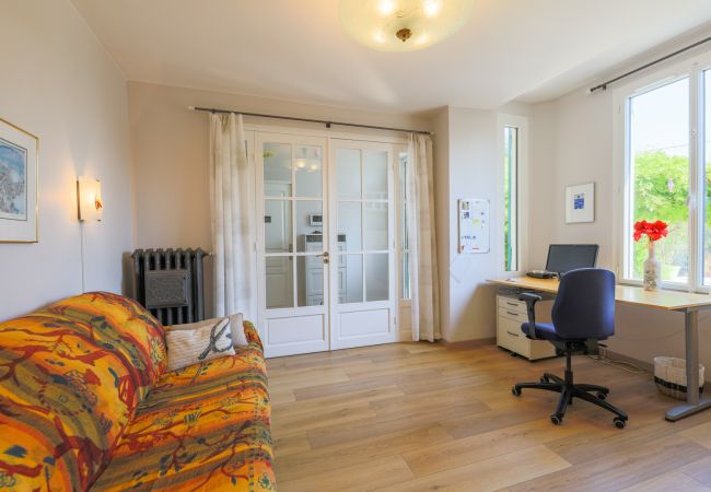 Вилла на Vence - LA VENCIANNE II  Grande Villa avec jardin, piscine  by RIVIERA HOLIDAY HOMES Вилла на Vence - LA VENCIANNE II  Grande Villa avec jardin, piscine  by RIVIERA HOLIDAY HOMES