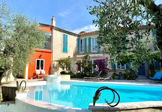  на Vence - LA VENCIANNE II  Grande Villa avec jardin, piscine  by RIVIERA HOLIDAY HOMES