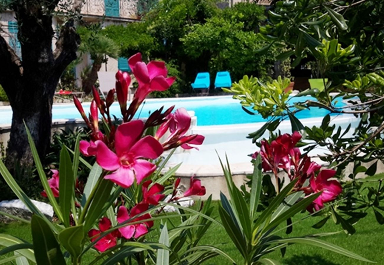 Вилла на Ванс - LA VENCIANNE II  Grande Villa avec jardin, piscine  by RIVIERA HOLIDAY HOMES