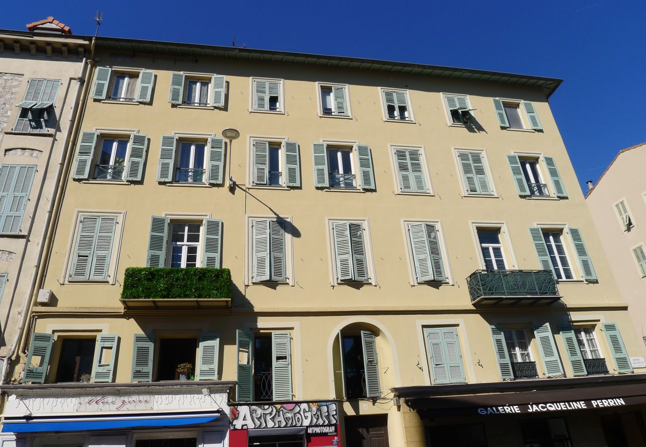 Апартаменты на Ницца / Nice -  MAMAC VIEW,  Appartement  proche de la vieille ville by RIVIERA HOLIDAY HOMES 