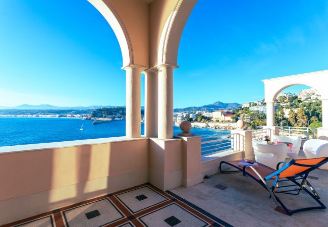 Вилла на Ницца / Nice - LE CAP DE NICE,  APPARTEMENT-VILLA Luxe avec terrasse, vue mer  BY RIVIERA HOLIDAY HOMES