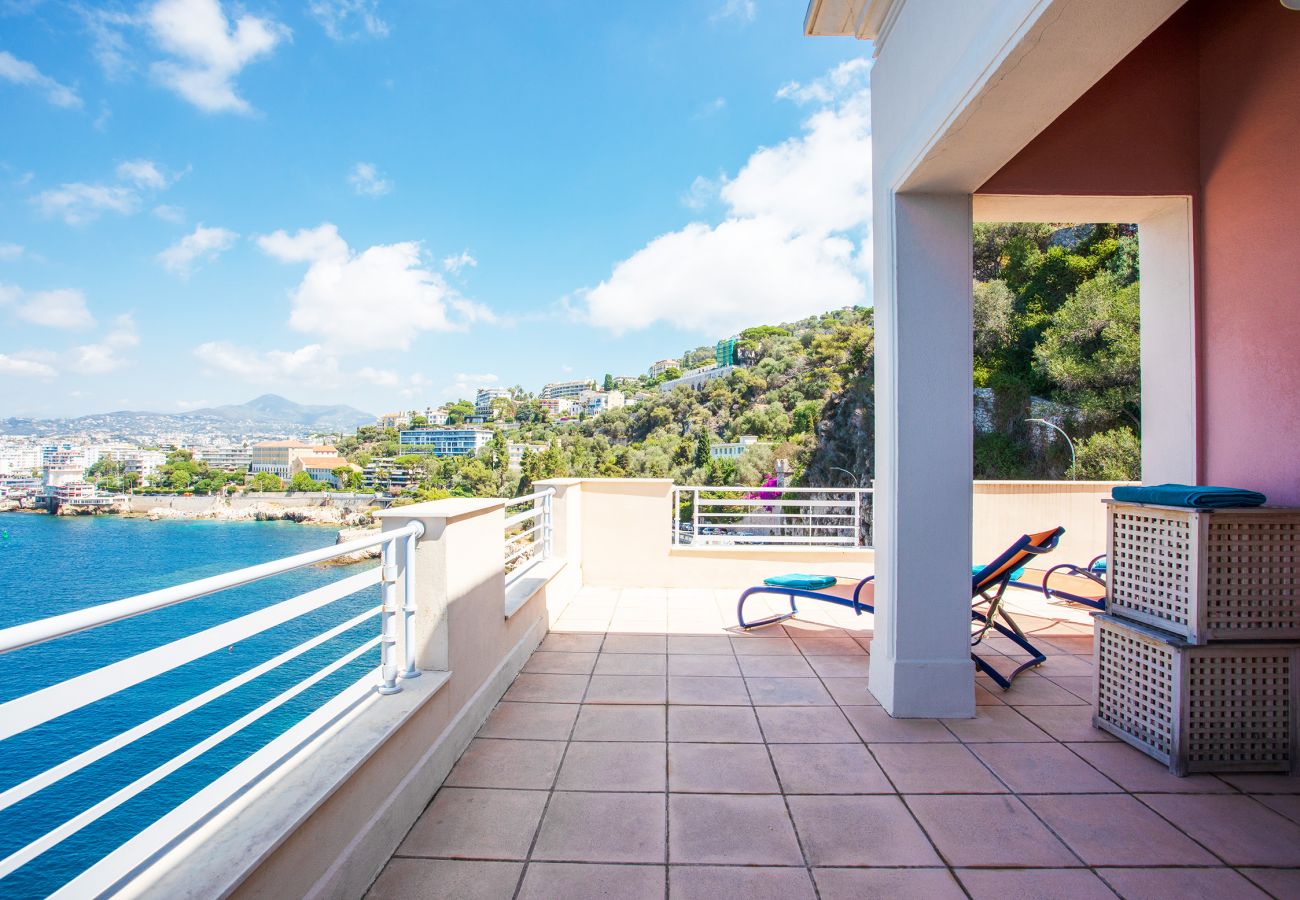 Вилла на Ницца / Nice - LE CAP DE NICE,  APPARTEMENT-VILLA Luxe avec terrasse, vue mer  BY RIVIERA HOLIDAY HOMES