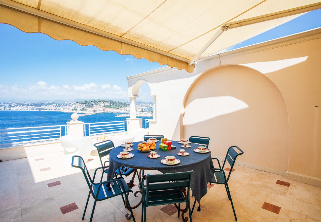 Вилла на Ницца / Nice - LE CAP DE NICE,  APPARTEMENT-VILLA Luxe avec terrasse, vue mer  BY RIVIERA HOLIDAY HOMES