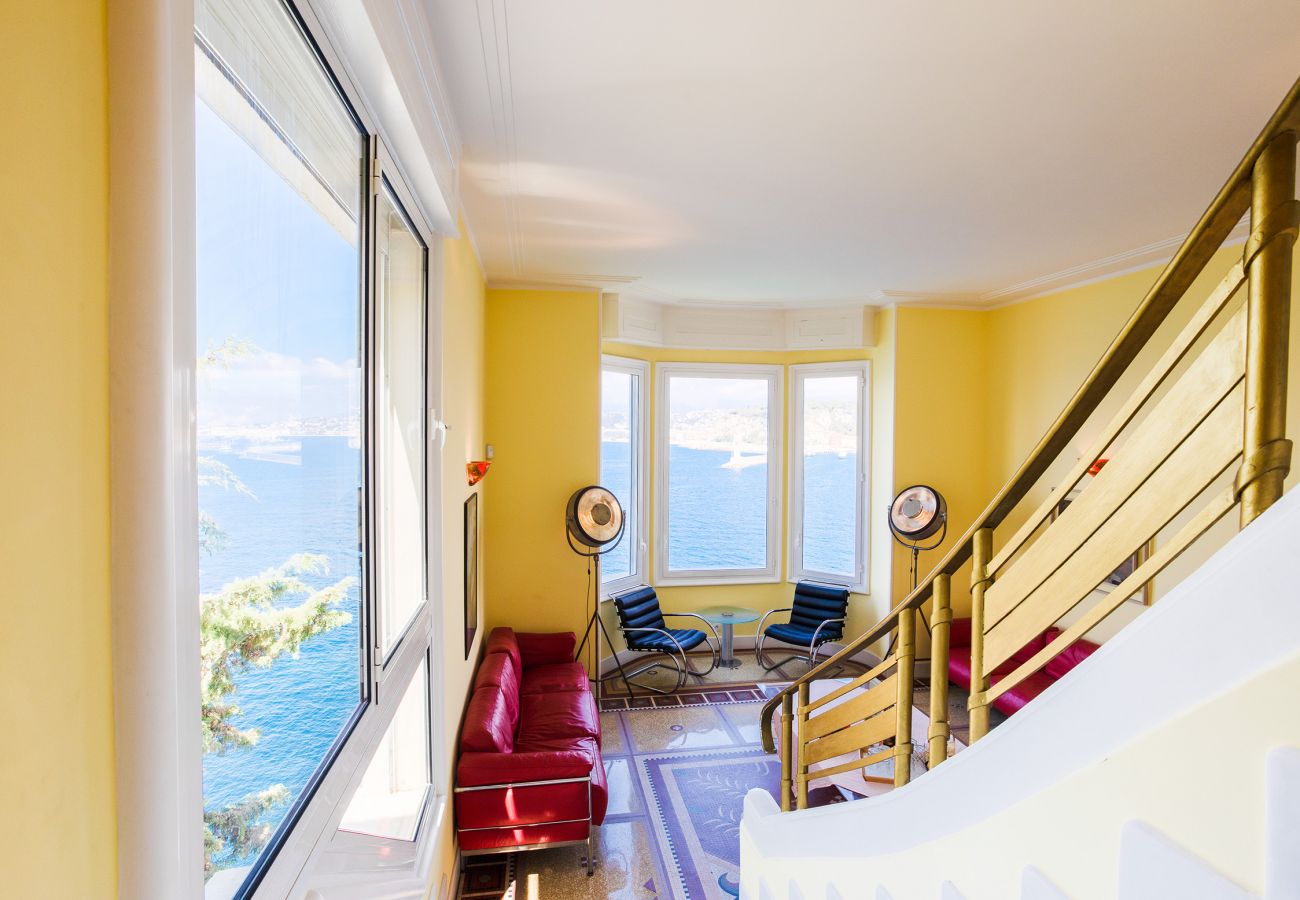 Вилла на Ницца / Nice - LE CAP DE NICE,  APPARTEMENT-VILLA Luxe avec terrasse, vue mer  BY RIVIERA HOLIDAY HOMES