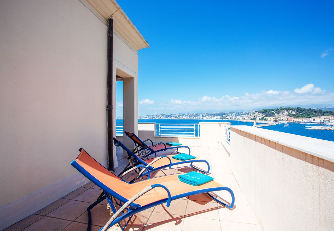 Вилла на Ницца / Nice - LE CAP DE NICE,  APPARTEMENT-VILLA Luxe avec terrasse, vue mer  BY RIVIERA HOLIDAY HOMES