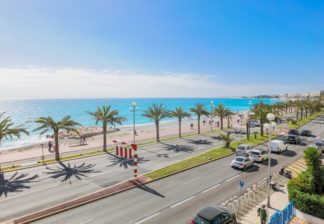 Апартаменты на Nice - LE FLORIDE, Terrasse sur la Promenade des Anglais avec belle vue mer by RIVIERA HOLIDAY HOMES  Апартаменты на Nice - LE FLORIDE, Terrasse sur la Promenade des Anglais avec belle vue mer by RIVIERA HOLIDAY HOMES