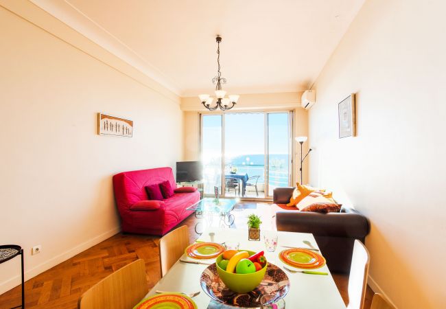 Апартаменты на Nice - LE FLORIDE, Terrasse sur la Promenade des Anglais avec belle vue mer by RIVIERA HOLIDAY HOMES  Апартаменты на Nice - LE FLORIDE, Terrasse sur la Promenade des Anglais avec belle vue mer by RIVIERA HOLIDAY HOMES