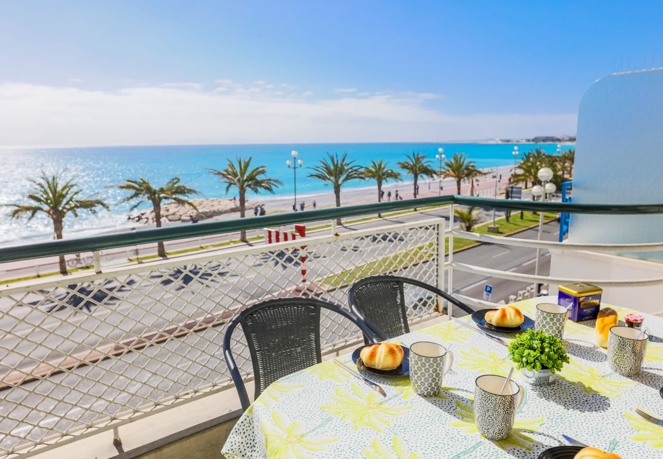 Апартаменты на Ницца / Nice - LE FLORIDE, Terrasse sur la Promenade des Anglais avec belle vue mer by RIVIERA HOLIDAY HOMES 