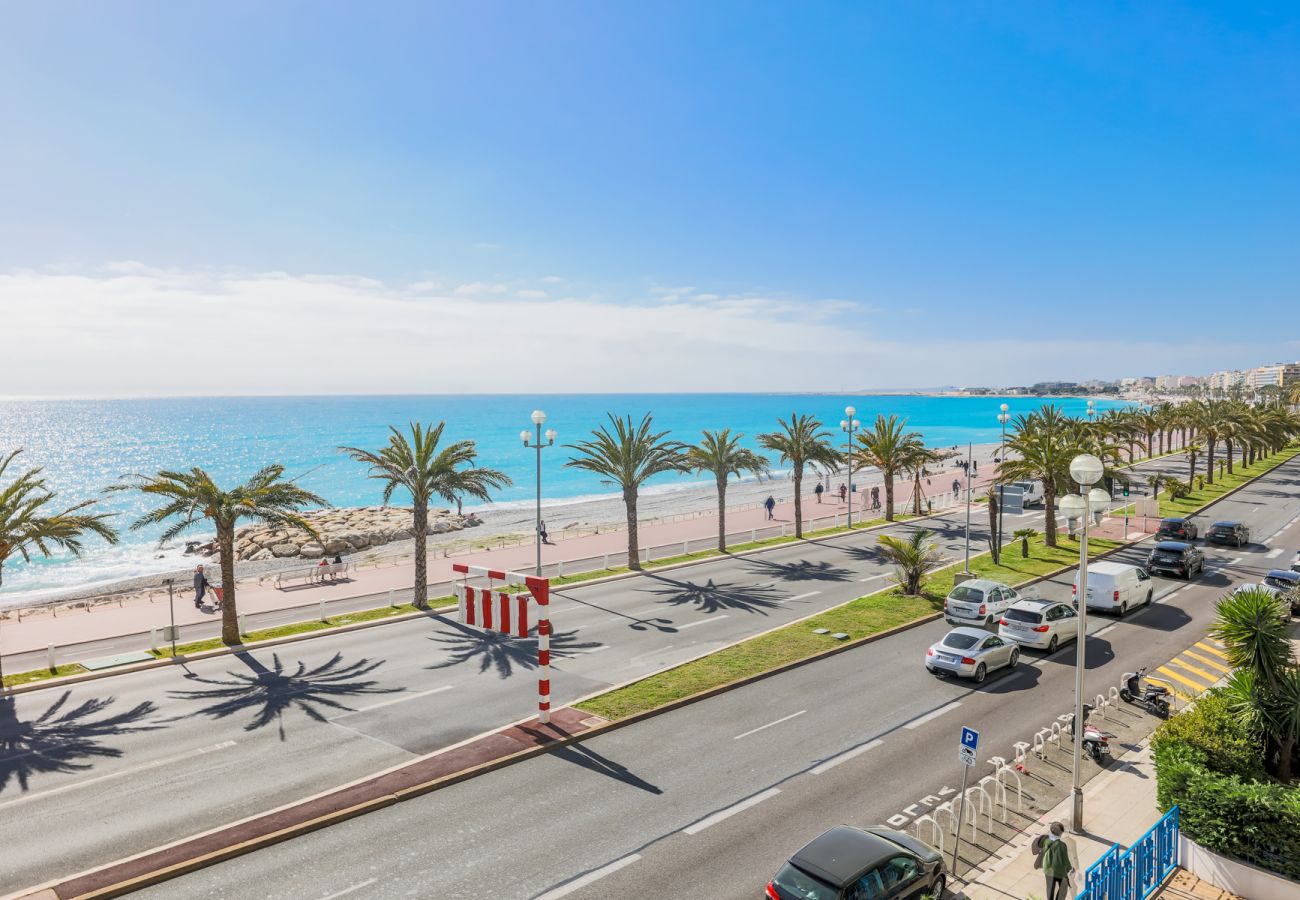 Апартаменты на Ницца / Nice - LE FLORIDE, Terrasse sur la Promenade des Anglais avec belle vue mer by RIVIERA HOLIDAY HOMES 