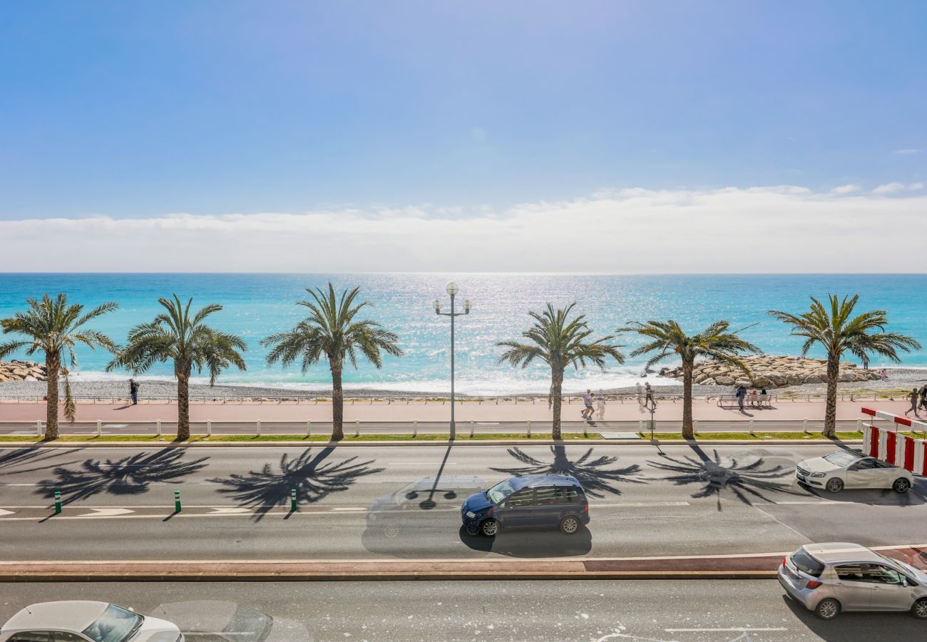 Апартаменты на Ницца / Nice - LE FLORIDE, Terrasse sur la Promenade des Anglais avec belle vue mer by RIVIERA HOLIDAY HOMES 