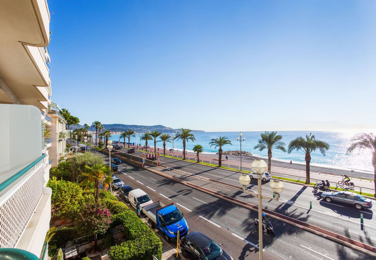 Апартаменты на Ницца / Nice - LE FLORIDE, Terrasse sur la Promenade des Anglais avec belle vue mer by RIVIERA HOLIDAY HOMES 