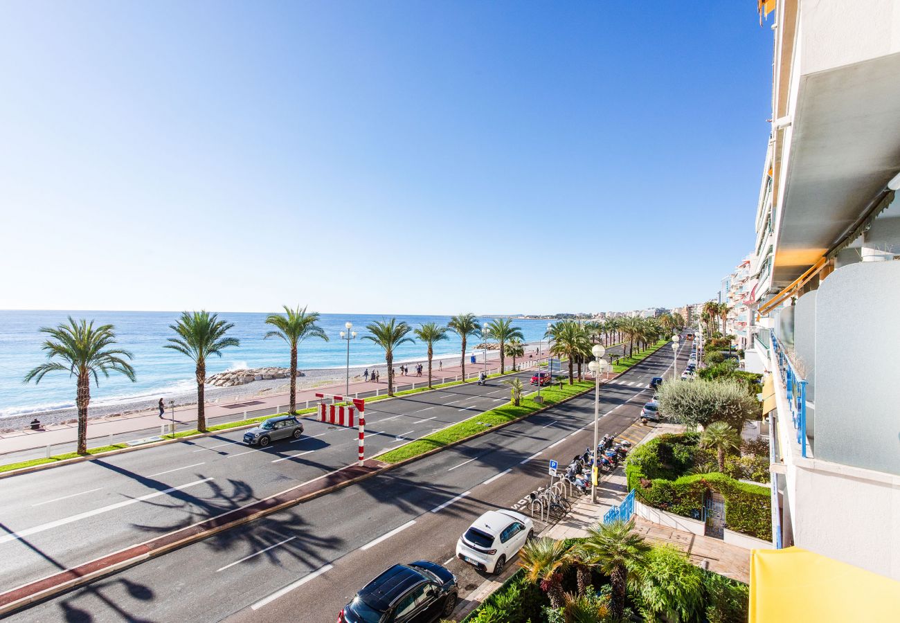 Апартаменты на Ницца / Nice - LE FLORIDE, Terrasse sur la Promenade des Anglais avec belle vue mer by RIVIERA HOLIDAY HOMES 