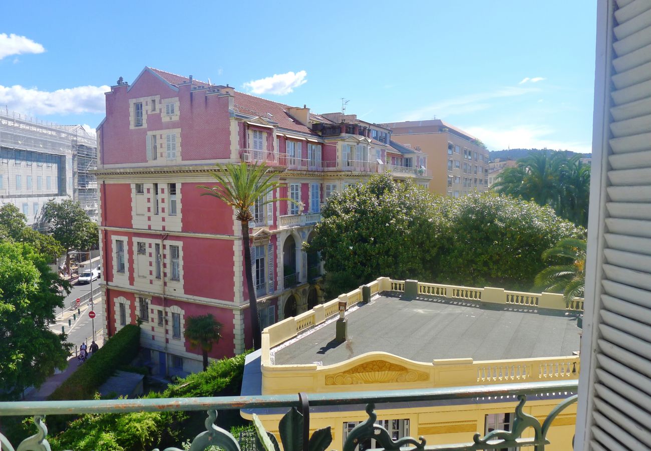 Апартаменты на Ницца / Nice -  VICTOR HUGO PALAIS, Bel appartement  BY RIVIERA HOLIDAY HOMES 