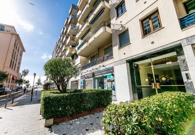 Апартаменты на Nice - MASSENET PIETONNE Quartier Carre d'Or by Riviera Holiday Homes Апартаменты на Nice - MASSENET PIETONNE Quartier Carre d'Or by Riviera Holiday Homes