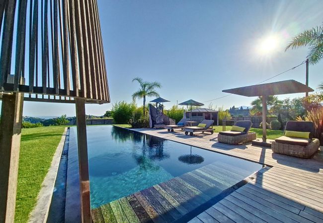 Вилла на Nice - VILLA SUNSET BY RIVIERA HOLIDAY HOMES Вилла на Nice - VILLA SUNSET BY RIVIERA HOLIDAY HOMES