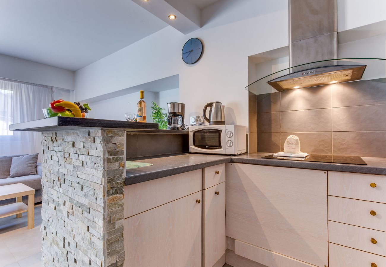 Апартаменты на Ницца / Nice - SUEDE 4 - balcon & clim, à 100 m plage - By Riviera Holiday Homes