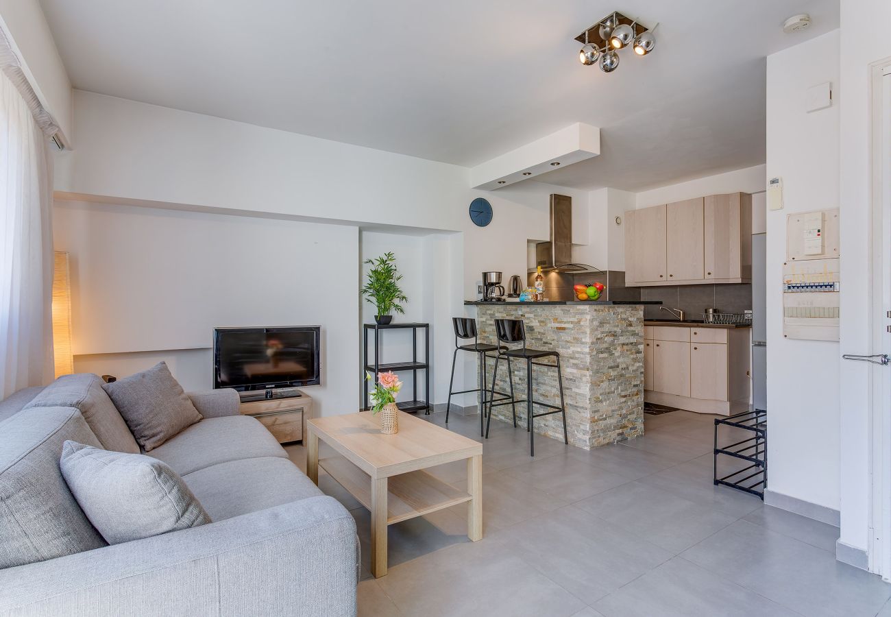 Апартаменты на Ницца / Nice - SUEDE 4 - balcon & clim, à 100 m plage - By Riviera Holiday Homes