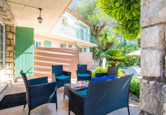 Вилла на Mandelieu-la-Napoule - VILLA JUSTINE VI4239 By Riviera Holiday Homes Вилла на Mandelieu-la-Napoule - VILLA JUSTINE VI4239 By Riviera Holiday Homes