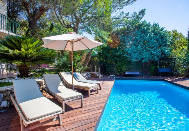 Вилла на Mandelieu-la-Napoule - VILLA JUSTINE VI4239 By Riviera Holiday Homes Вилла на Mandelieu-la-Napoule - VILLA JUSTINE VI4239 By Riviera Holiday Homes